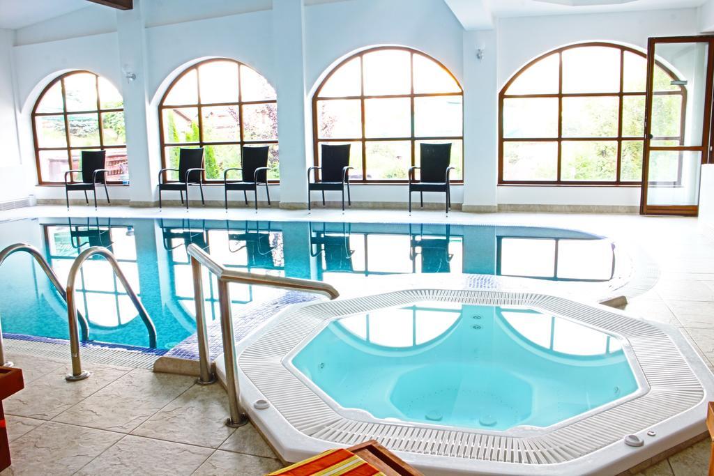 Hotel Esprit Брашов Екстериор снимка