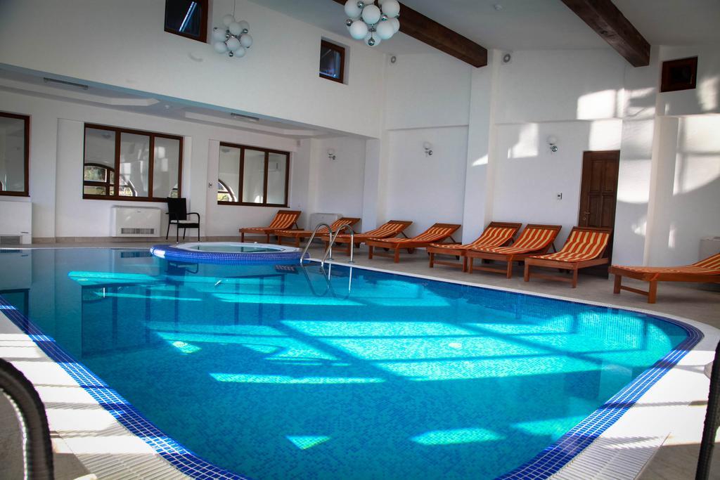 Hotel Esprit Брашов Екстериор снимка