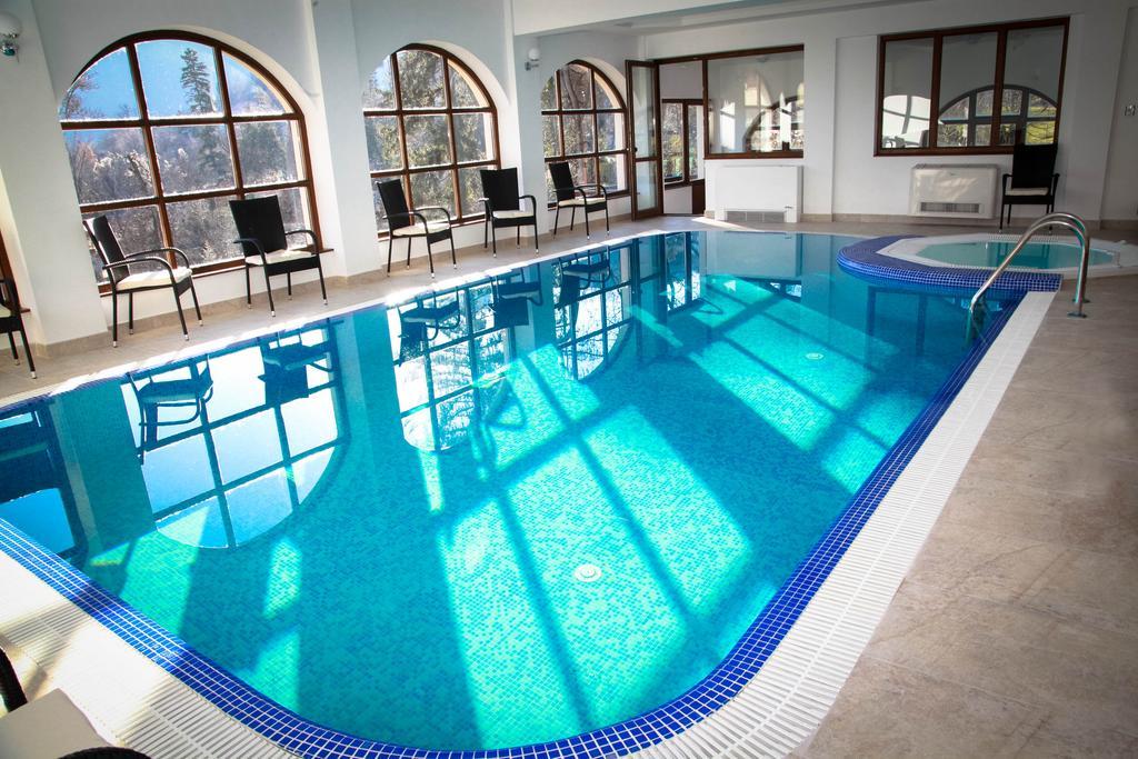 Hotel Esprit Брашов Екстериор снимка