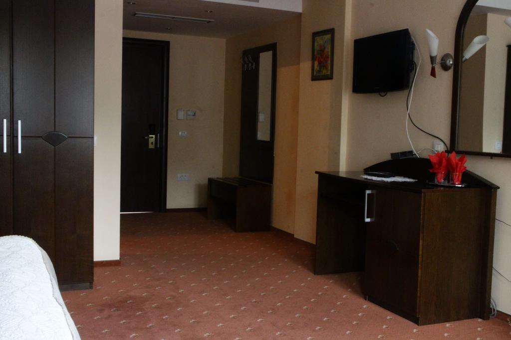 Hotel Esprit Брашов Екстериор снимка