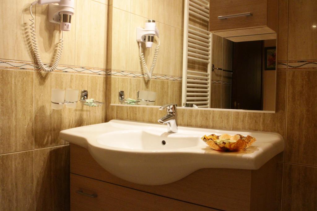 Hotel Esprit Брашов Екстериор снимка