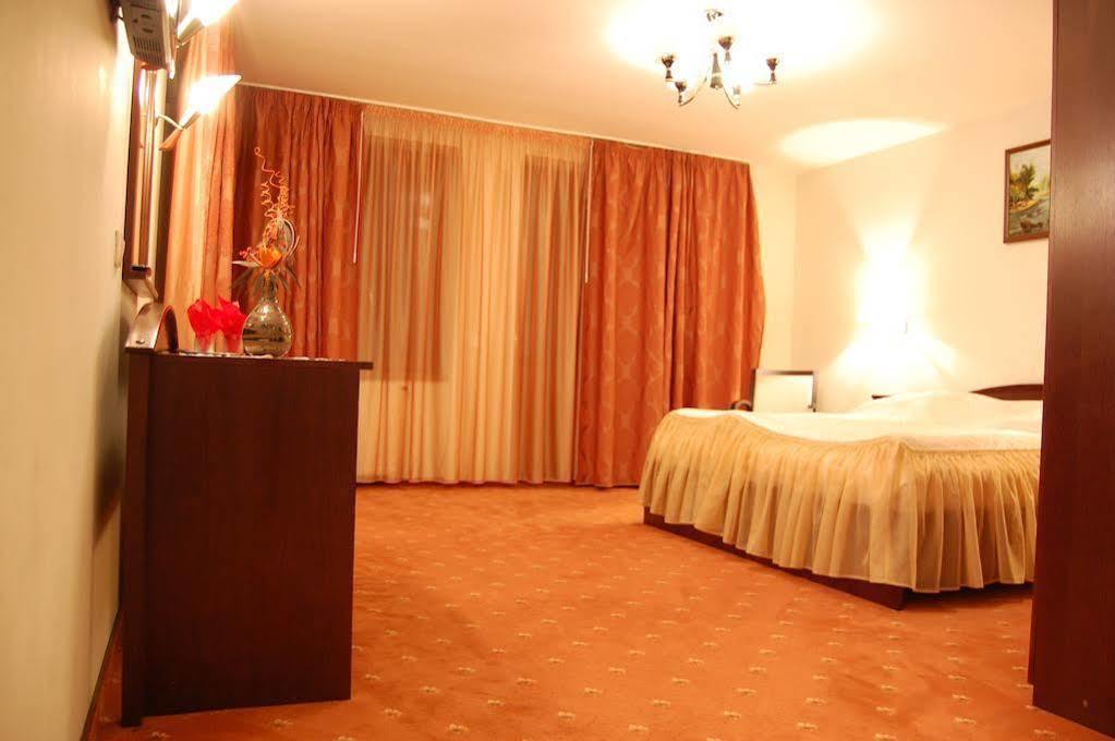 Hotel Esprit Брашов Екстериор снимка