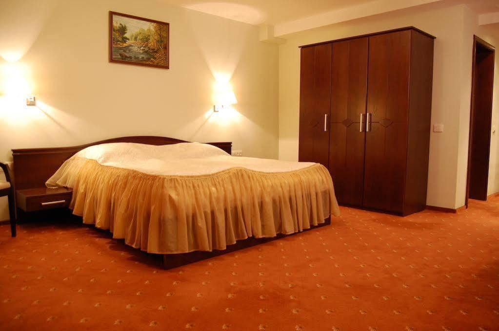 Hotel Esprit Брашов Екстериор снимка
